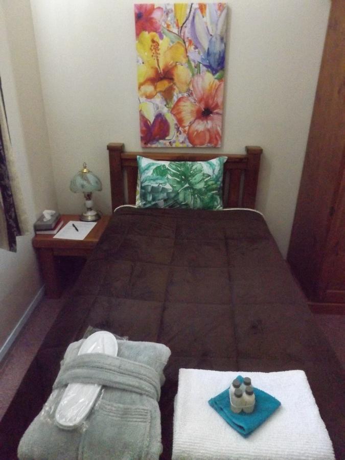 Queen Of The Murchison Guest House & Cafe Cue Екстер'єр фото